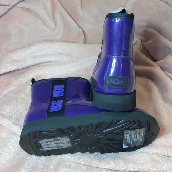 SOLD! UGG mini classics clear - Picture 7 of 10